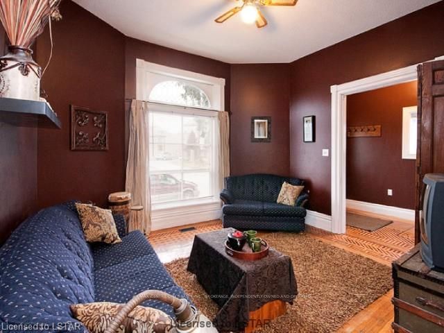 Listing Image 7