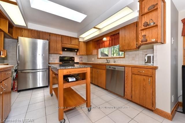 Listing Image 8