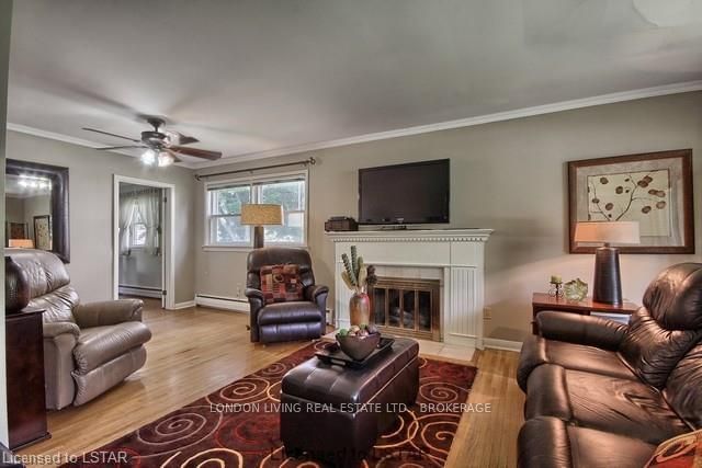 Listing Image 4