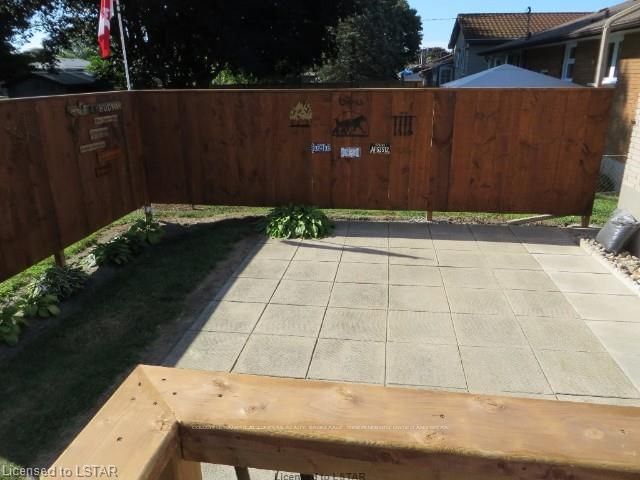 Listing Image 4