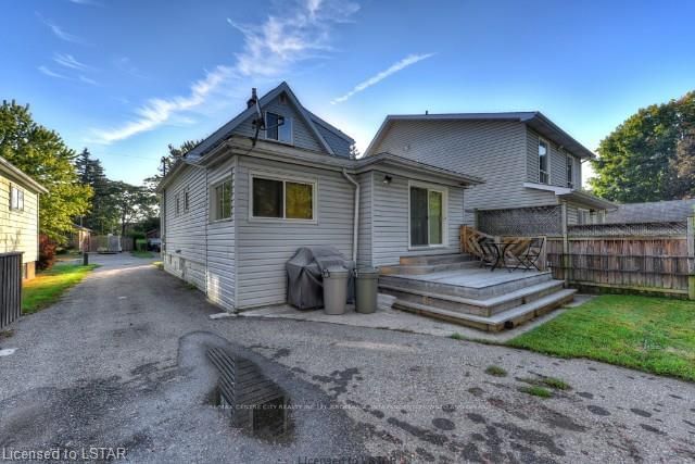 Listing Image 8