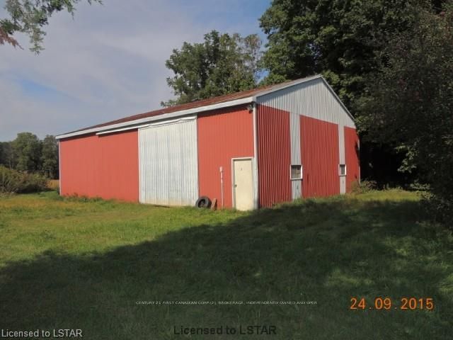 Listing Image 4