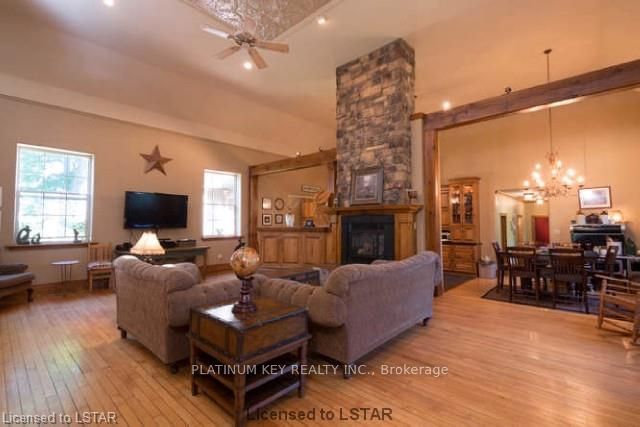 Listing Image 13