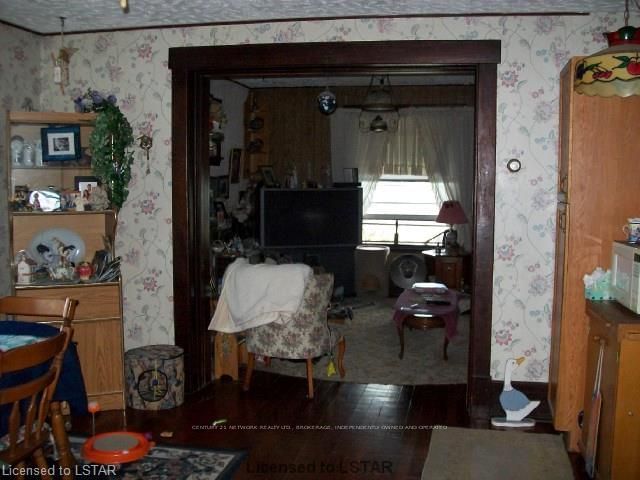 Listing Image 12
