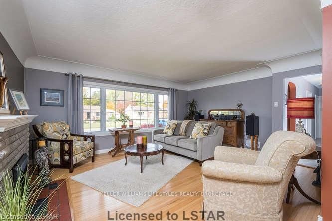 Listing Image 5