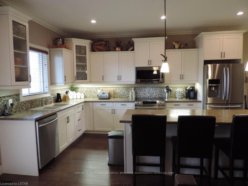 Listing Image 8