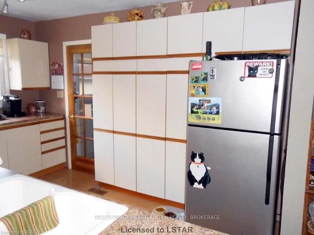 Listing Image 5
