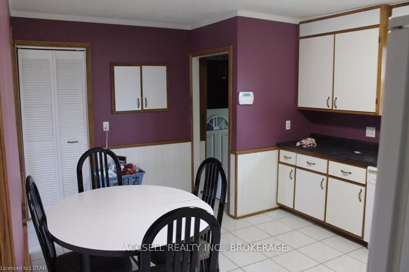 350 Warren St, Central Elgin, N5L 1B5 | Image 3