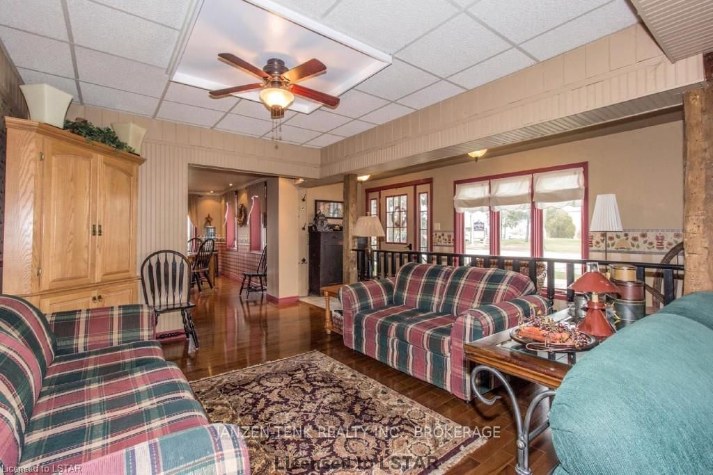 Listing Image 7