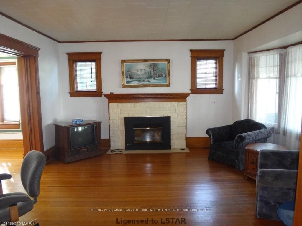 Listing Image 7