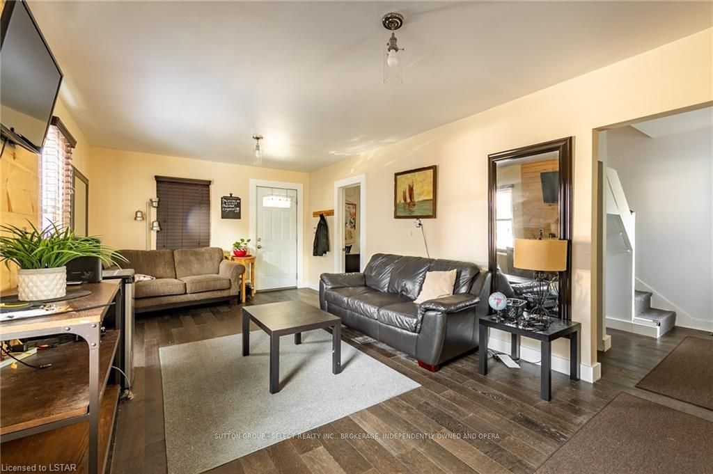 Listing Image 7