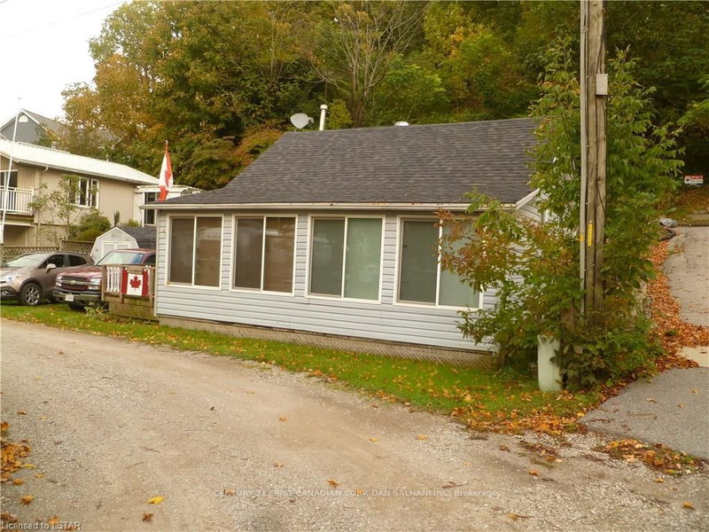 482 Lower Spring St, Central Elgin, N5L 1G6 | Image 2