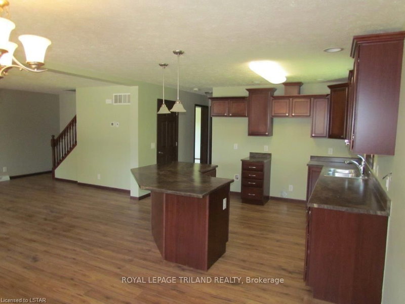 521 Ontario St, Warwick, N0M 2S0 | Image 3