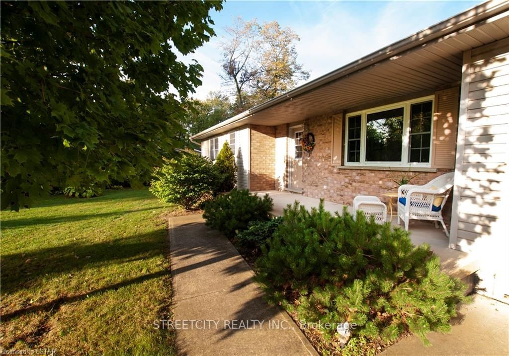 Listing Image 3