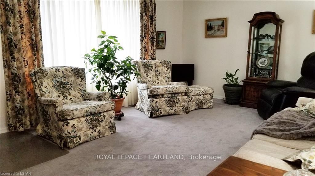 Listing Image 7