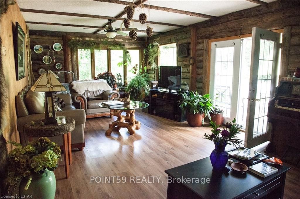 Listing Image 12