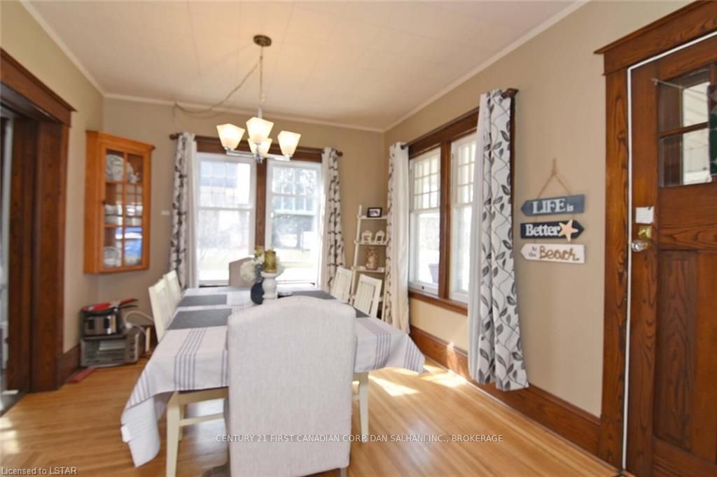 Listing Image 7