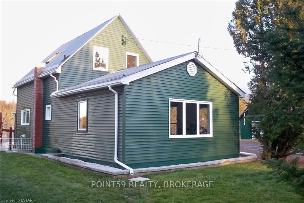 Listing photo 2
