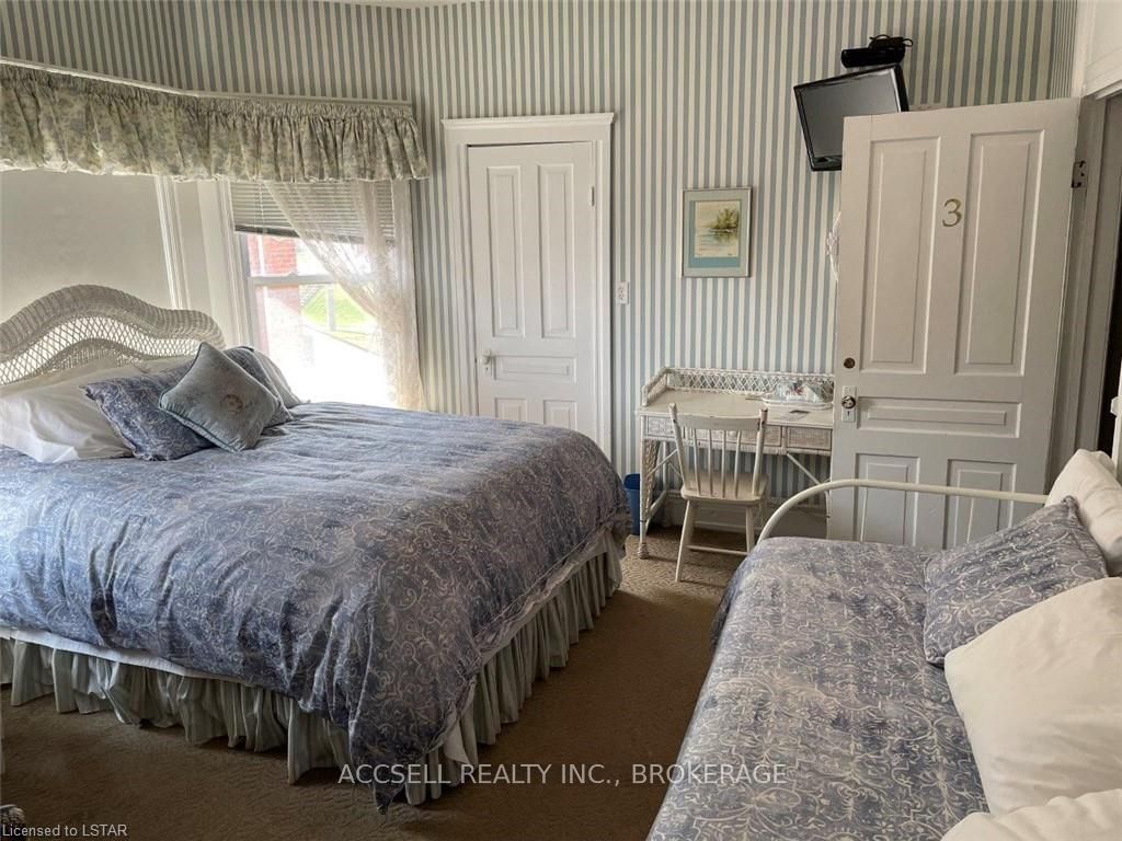 Listing Image 14