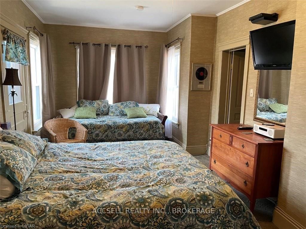 Listing Image 15