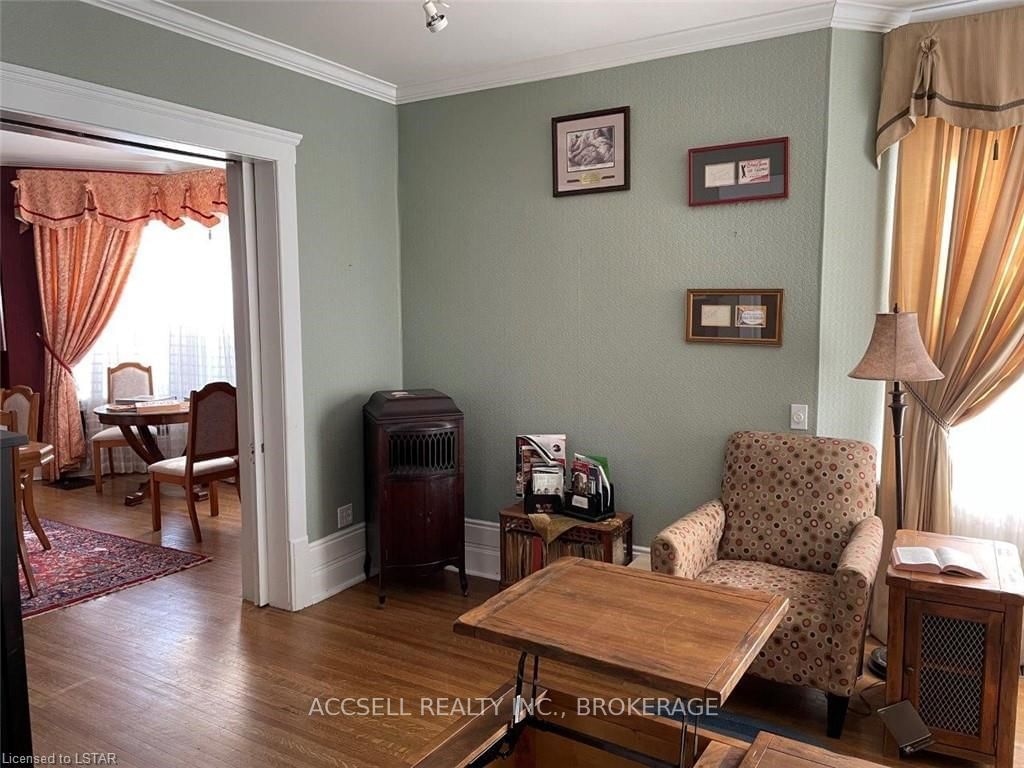 Listing Image 5
