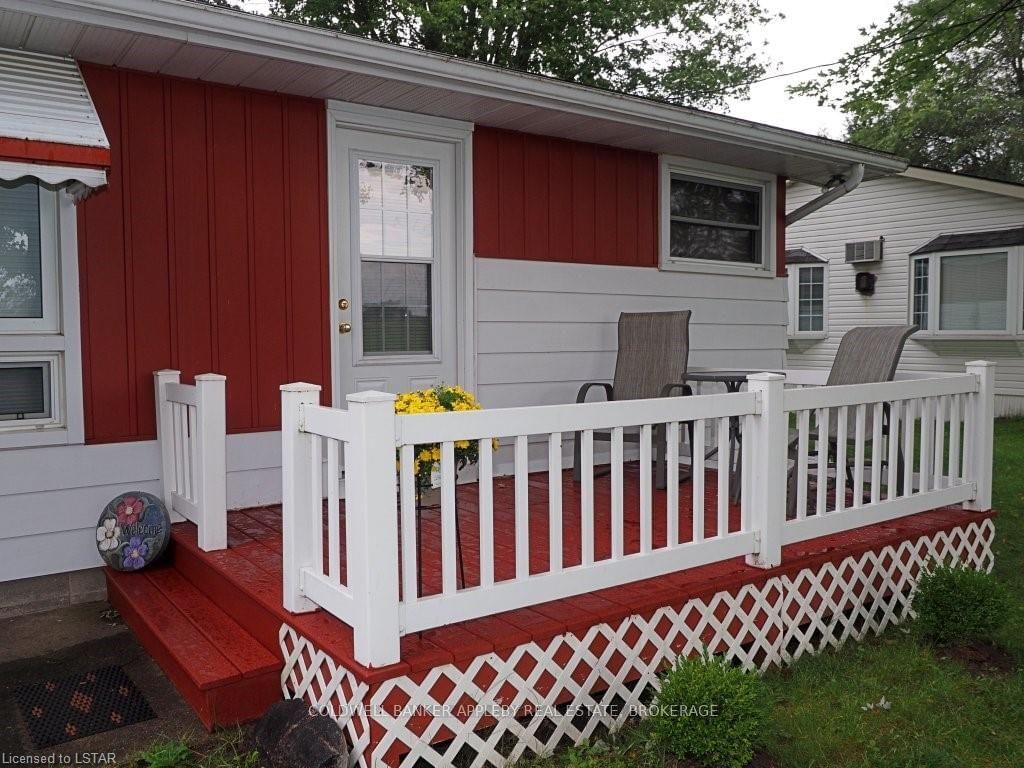 Listing Image 4