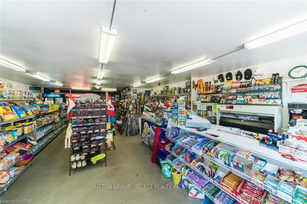 Listing Image 7