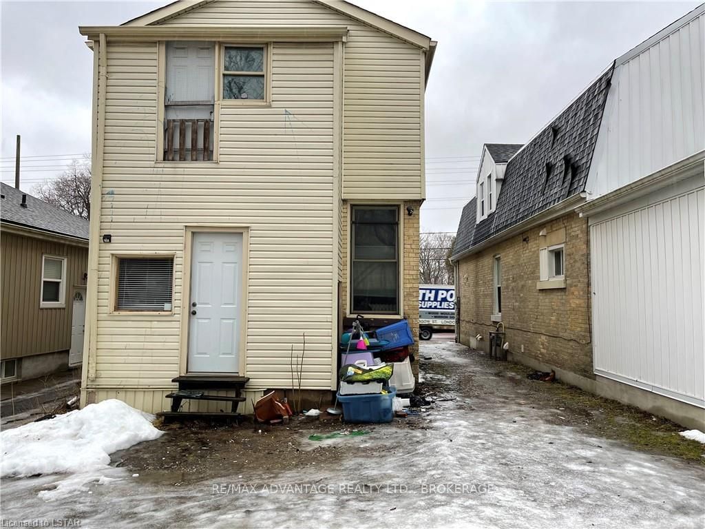 Listing photo 2