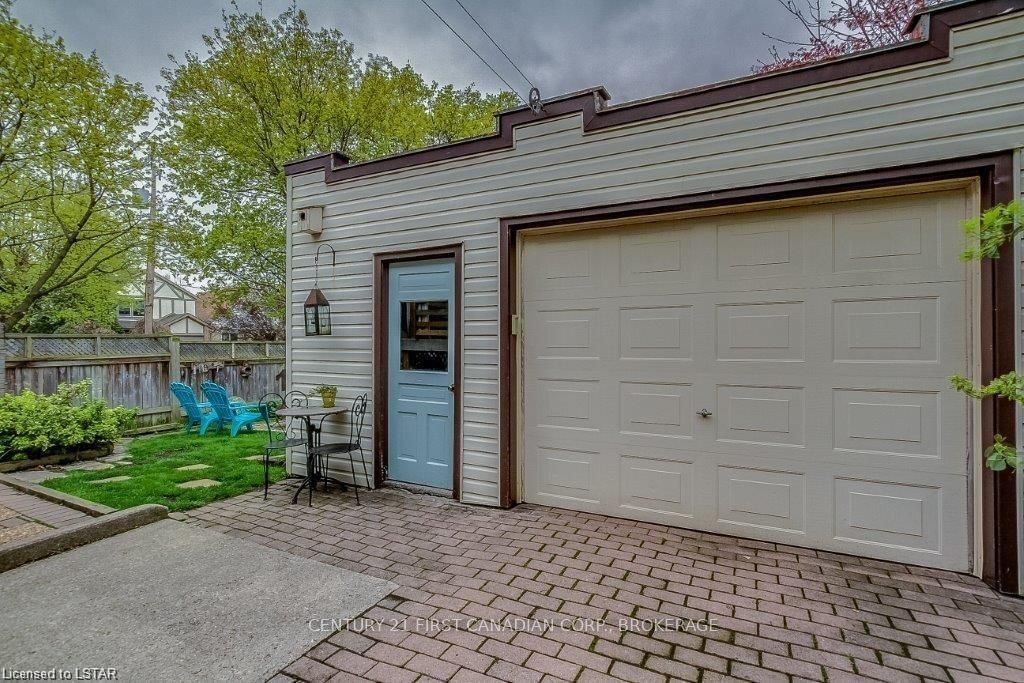 Listing Image 10