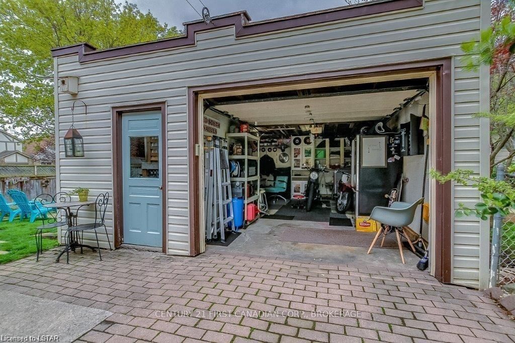 Listing Image 11