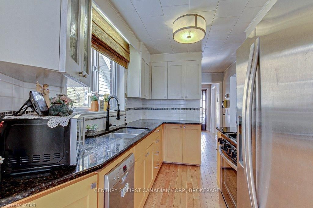 Listing Image 19