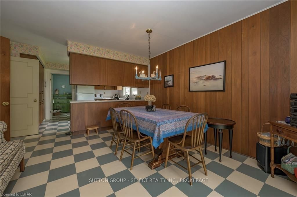 Listing Image 19
