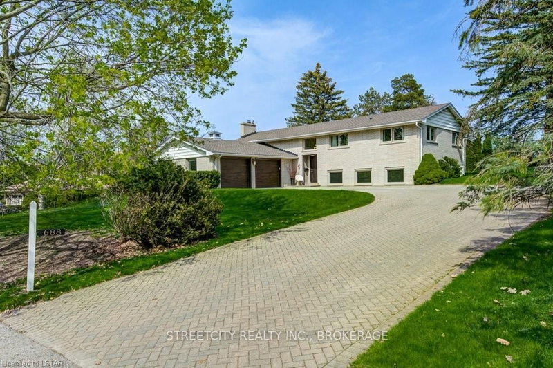 688 Westmount Hills Dr, London, N6K 1B2 | Image 2