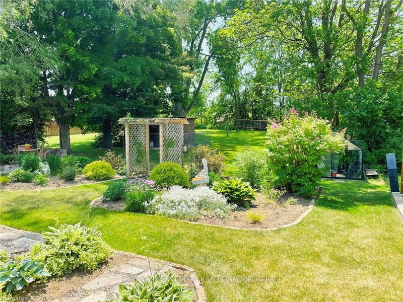 61 Fath Ave, Aylmer, N5H 1V7 | Image 2