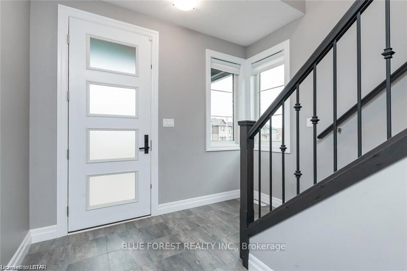 100 Heron St, Southwold, N5P 3T2 | Image 3