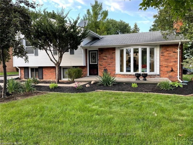 457 MAGNOLIA Crescent