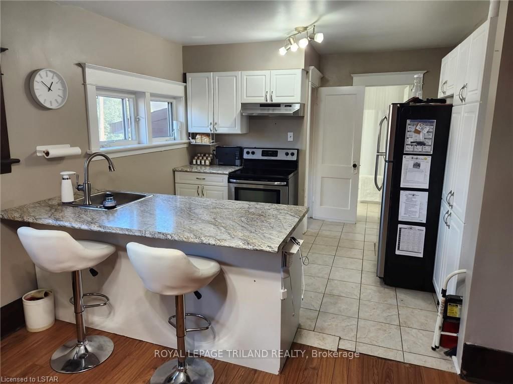 Listing Image 7