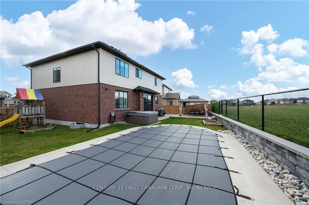Listing Image 15