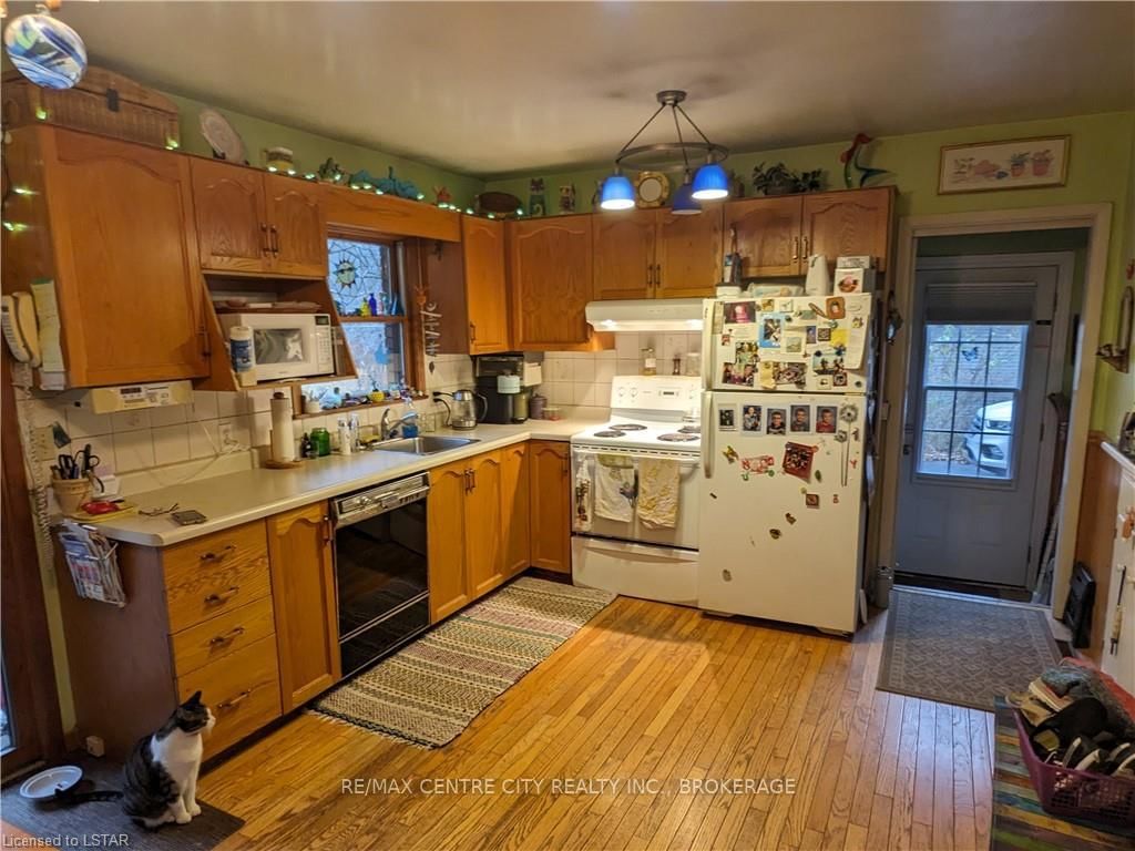 Listing Image 10