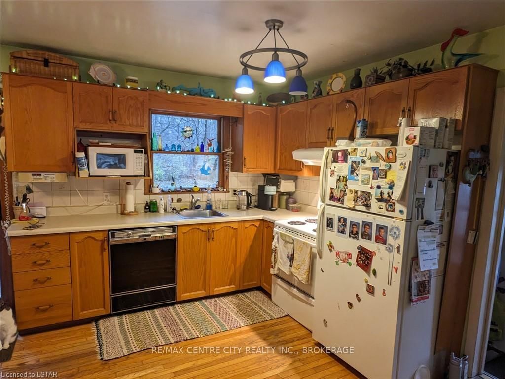 Listing Image 11