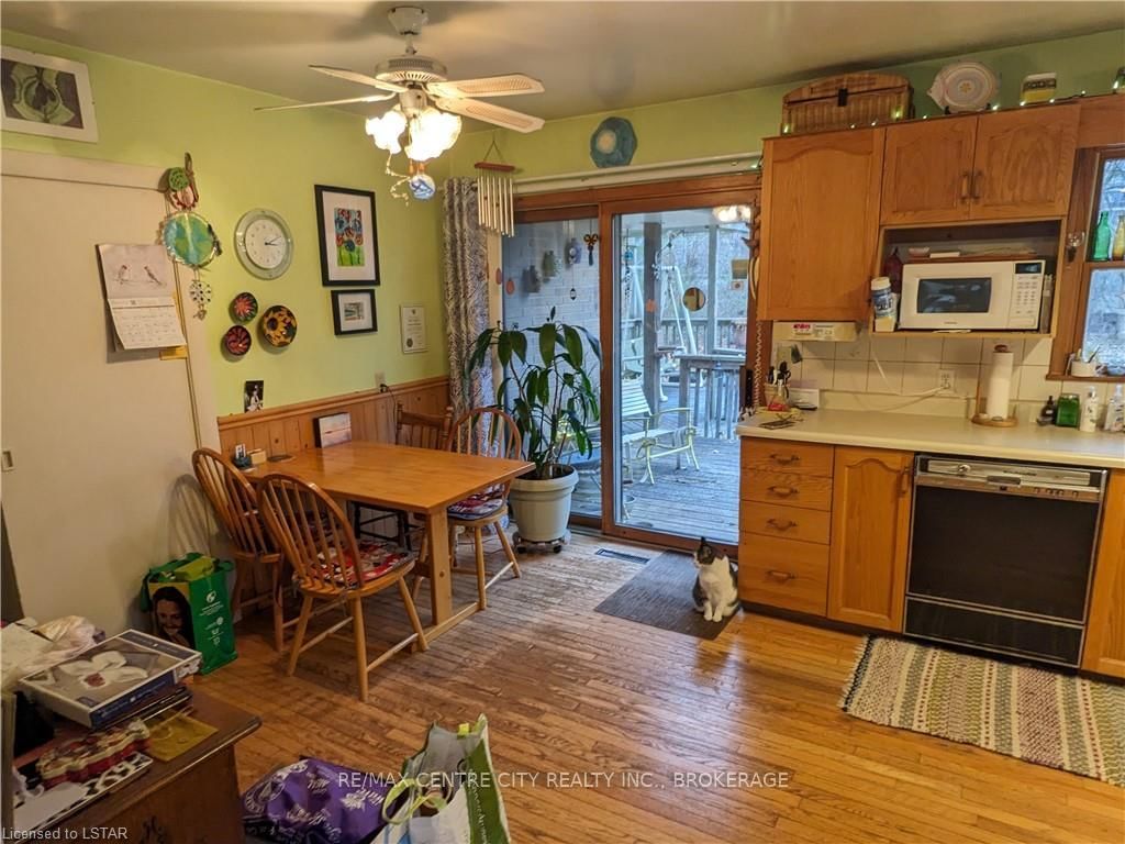 Listing Image 12