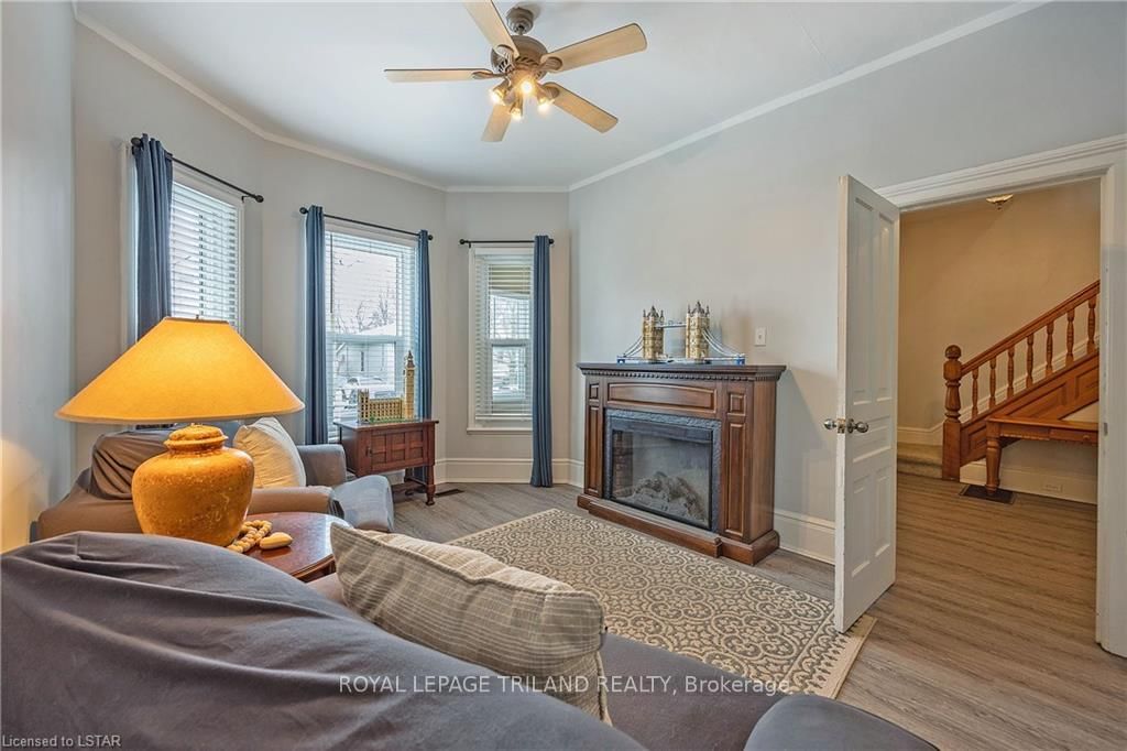 Listing Image 7