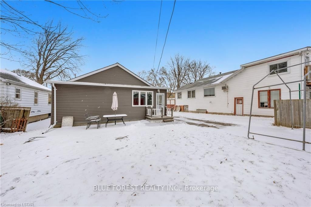 Listing Image 7