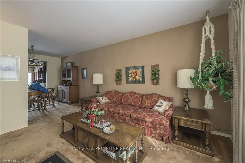 34 BENSON Cres, London North, N5X 2B2 | Image 3