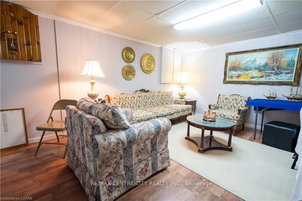 Listing Image 22