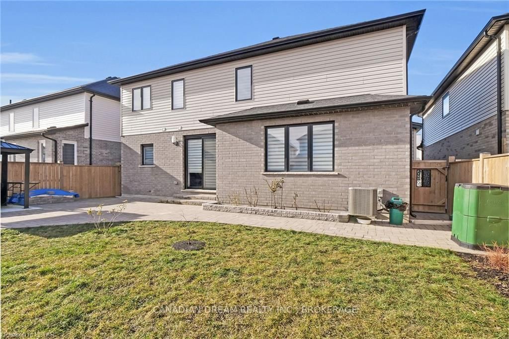 Listing Image 7