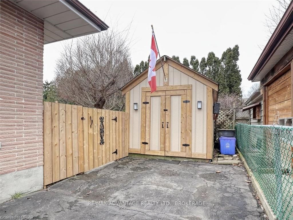 Listing Image 3