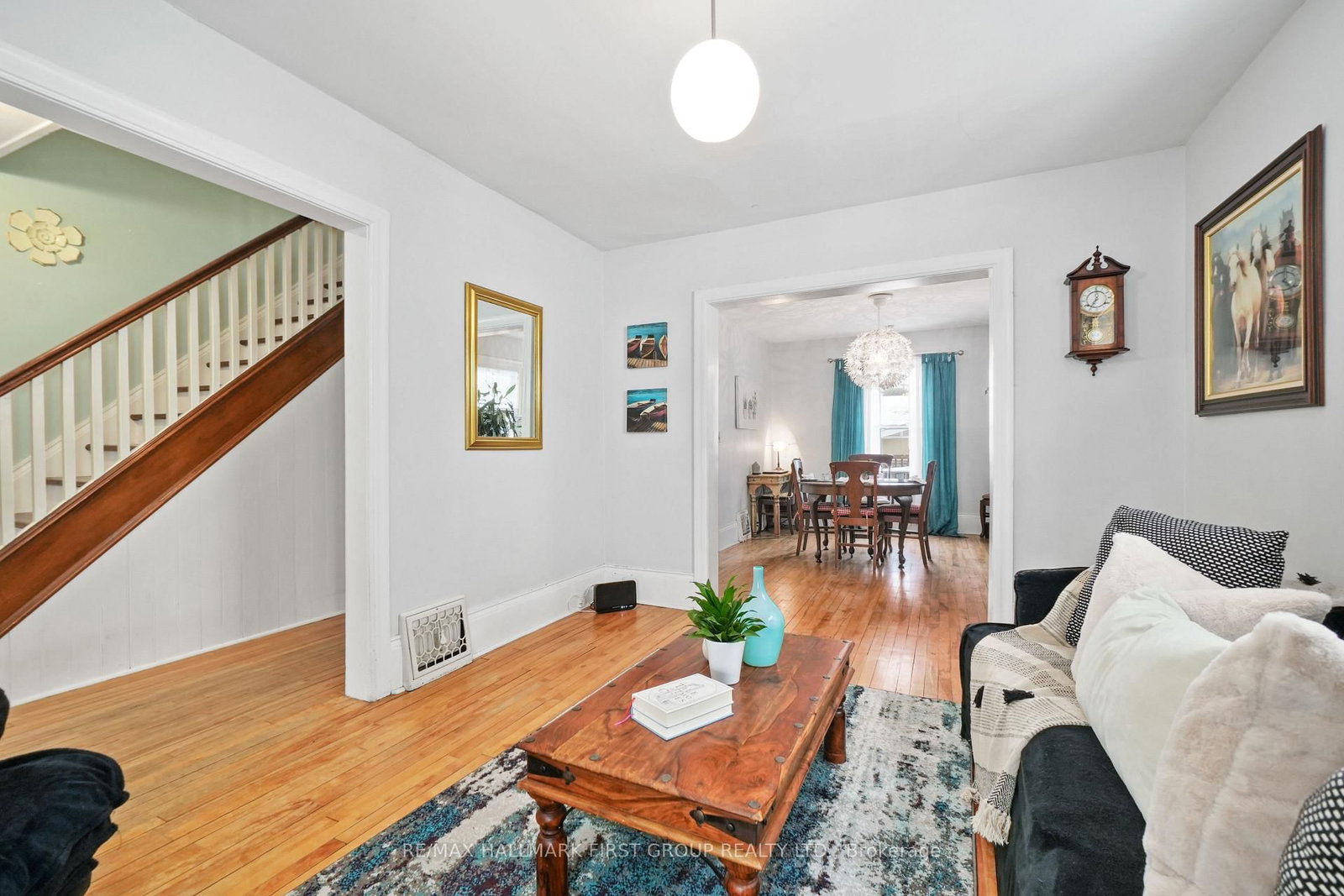 Listing Image 7
