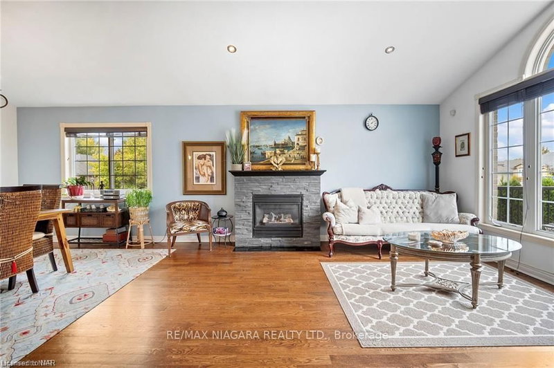 339 Wellbrook Ave, Welland, L3C 7N3 | Image 3