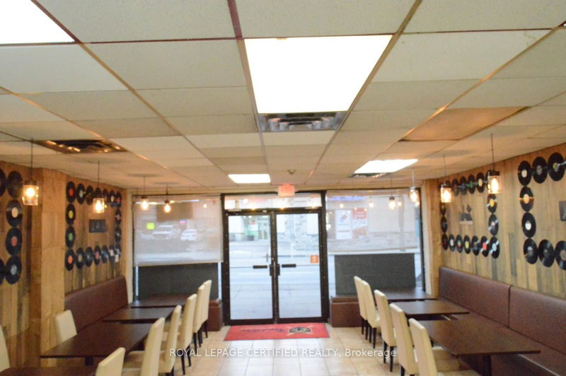 1443 Main St E, Hamilton, L8K 1C4 | Image 2